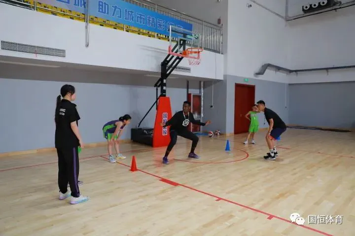 青少年篮球爱好者综合训练方案_0